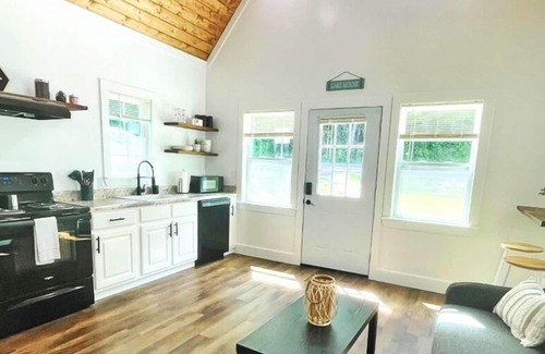 Albertville House | Luxury Tiny Home #4 at Sweet Springs