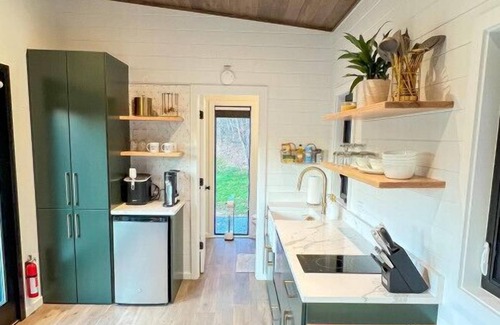 Hood House | Luxury Tiny Home on Large Farm with Mountain & River Views