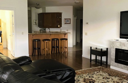 Okanagan-Similkameen Condo | Luxury top-floor Penthouse with private dock, pool and stunning lake views.