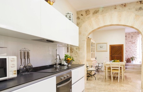 Pina House | Luxury town house with pool - Casa Pina
