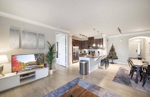 McNeil Condo | Luxury Townhome Pool North Austin Evonify