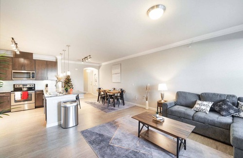McNeil Condo | Luxury Townhome Pool North Austin Evonify