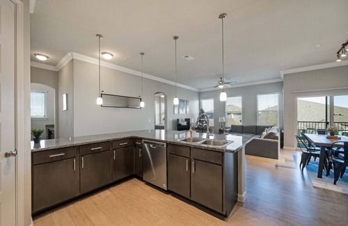 McNeil Apartment | Luxury Townhome Pool North Austin Evonify