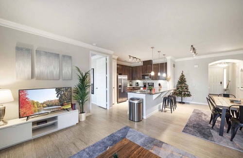 McNeil Apartment | Luxury Townhome Pool North Austin Evonify