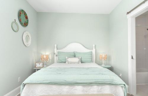 Emerald Isle House | Luxury Townhome With Elevator In Emerald Isle, Nc