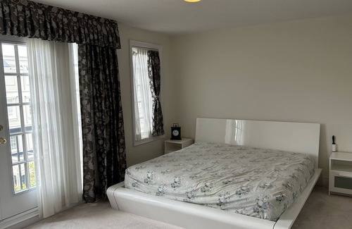 Markham House | Luxury Townhouse in downtown Markham
