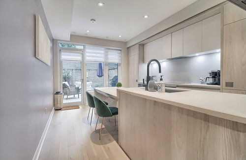 Bay Cloverhill House | Luxury Townhouse in Downtown Toronto