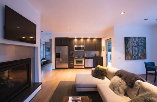 Snowmass House | Luxury Tranquil Space by Snowmass Creek