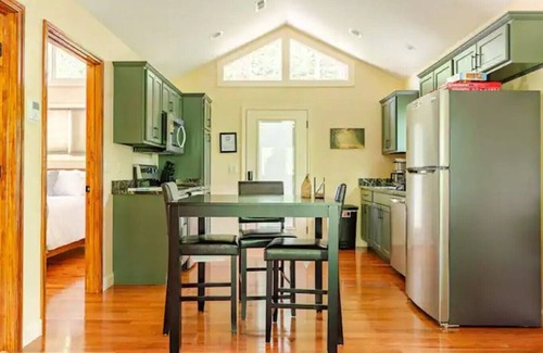 Marshall Cabin | Luxury Treehouse - Crows Nest - Near Asheville Pet Friendly