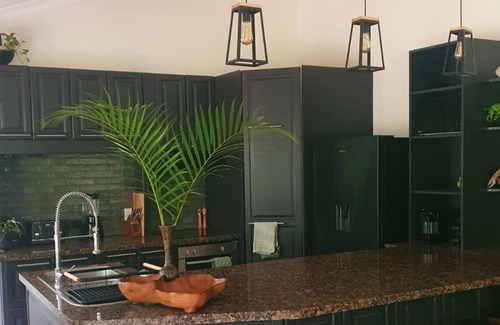 Tallai House | Luxury Tropical Sanctuary in Amazing Location