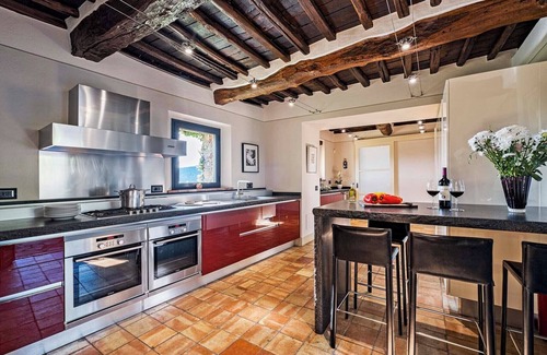 Gaiole in Chianti Villa | Luxury Tuscany Hillside Villa With Heated Pool Close to Chianti Towns and Siena