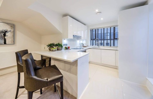 Hammersmith and Fulham Apartment | Luxury Two Bedroom Riverside Penthouse