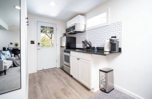 Southeast House | Luxury, Urban, & Elegant Oasis! Centrally-Located!