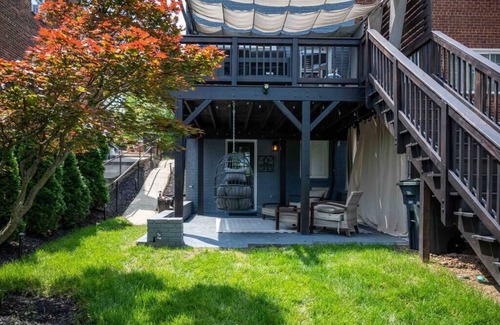 Southeast House | Luxury, Urban, & Elegant Oasis! Centrally-Located!