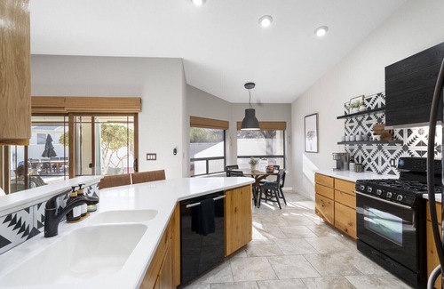 Clarkdale House | Luxury Vacation Home-New HotTub-20 Mins to Sedona-Peloton-1.4 miles to Old Town