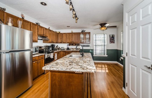 Palm Harbor House | LUXURY Vacation Home in Palm Harbor