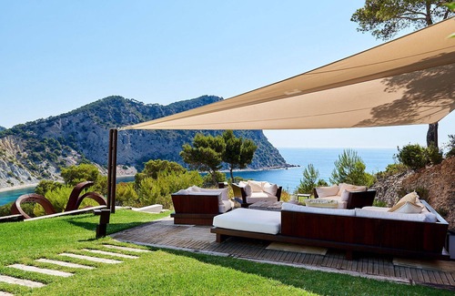 Santa Eulalia del Rio Villa | Luxury Villa with Stunning Views and Rooftop Terrace, Ibiza Villa 1052