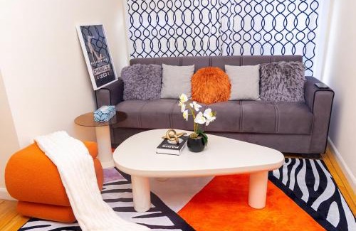 Ampere Apartment | Luxury Vibes ,Cozy Location