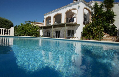 Ermita Villa | Luxury Villa - 6 bedroom ALL ensuite + private pool + Amazing Gardens
