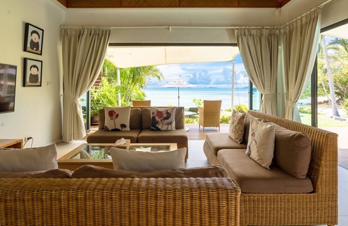 Ang Thong Villa | Luxury villa by the beach in a secluded quiet residence