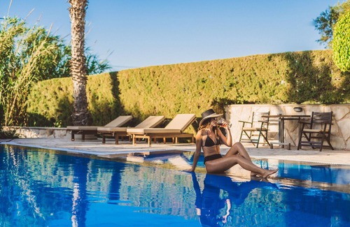 Sitia Apartment | Luxury villa by the pool in Crete