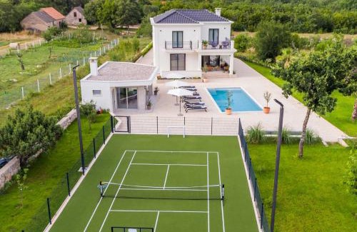 Dicmo Villa | Luxury Villa Decima near Split - Pool & Tennis Retreat
