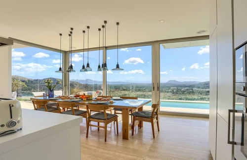 Urbanitzacio la Font Villa | Luxury villa with heated pool, exclusive location