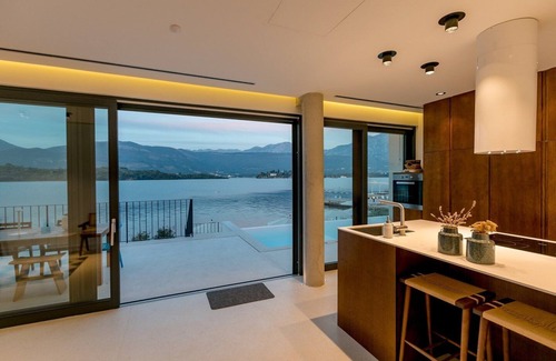 Tivat Villa | Luxury villa in a quiet bay with a private beach