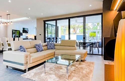 Chiang Mai Villa | Luxury Villa in Green Community - 10min to Airport & Old City