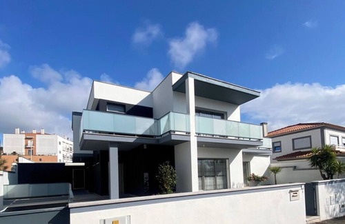 Nazare Villa | Luxury Villa in Nazare with private pool and terrace for outdoor dining