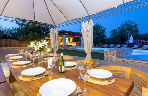 Ibiza Town Villa | Luxury Villa in San Rafael, sleeps 12 - Can Bernadet