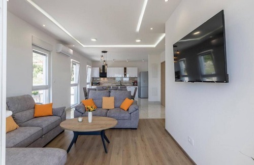 Kastel Sucurac Villa | Luxury Villa La nonna Ana - entertainment,fitness,pool,sea view