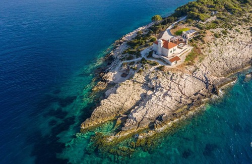 Cove Rogacic Villa | Luxury Villa Lighthouse Beyond