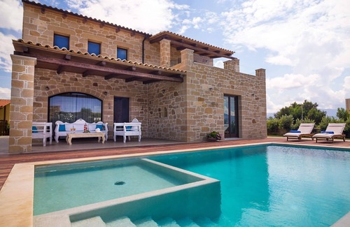 Nopigia Villa | LUXURY VILLA POSIDONIA with Pool only 35 metres from the beach.