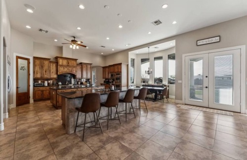 Casa Grande Villa | Luxury Villa w/Pool, Spa, Gym & Movie Theater!