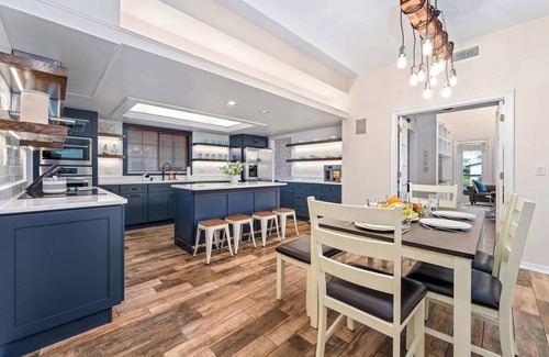 Tampa House | Luxury Villa - Waterfront 5BR w/kayaks
