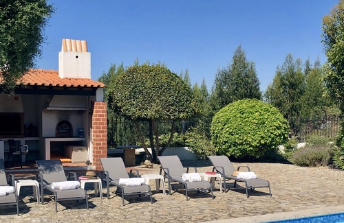 Lourinha Villa | Luxury villa with Private Pool in large gated garden 10 minutes to many beaches.