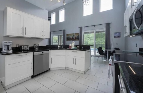 Kissimmee House | Luxury Villa with Pool, Spa – Perfect for Families!