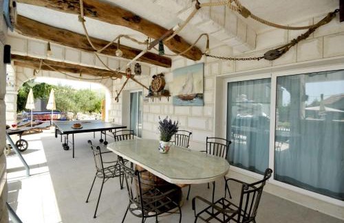 Plano Villa | Luxury Villa with Pool, Jacuzzi, Sauna and Gym