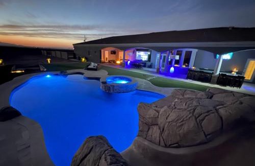 Casa Grande Villa | Luxury Villa with Slide Pool, Spa, Gym, Game Room, Indoor and Outdoor Movie Theater