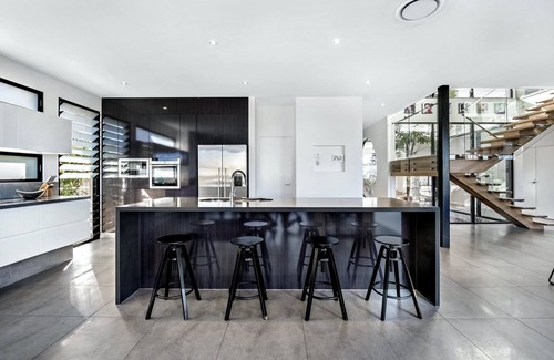 Surfers Paradise House | Luxury Villas Bluewater Oasis (Heated Pool)