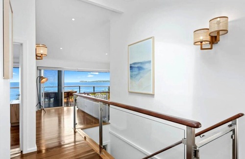 Killcare House | Luxury Villas Kalani at Killcare (Walk to the beach)