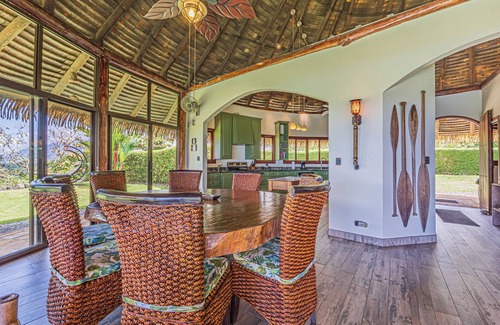 Tres Rios House | Luxury Villas, TikiVibez full Resort, Full Ocean Sunset Views, close to beaches