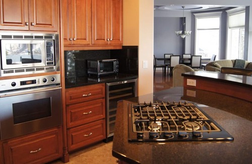 Vernon House | Luxury Walkout Bungalow Steps from Kalamalka Lake