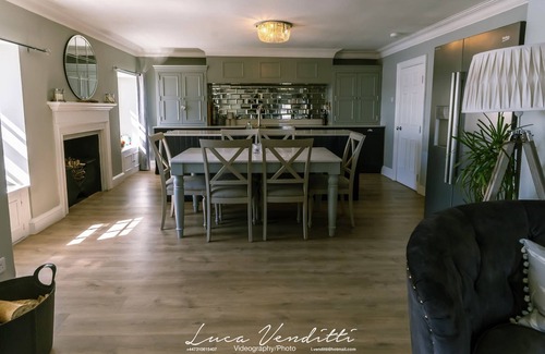 Findhorn Apartment | Luxury Waterfront Retreat