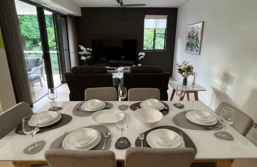 Darwin City Centre House | Luxury Waterfront Apartment (2 bedrooms)
