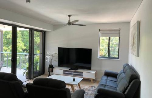 Darwin City Centre House | Luxury Waterfront Apartment (2 bedrooms)