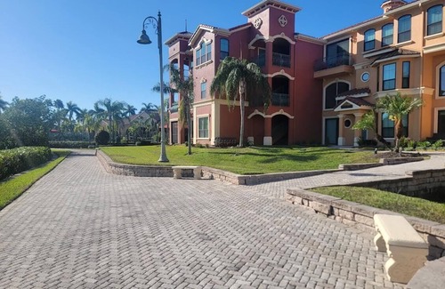 Cove Cay Condo | Luxury Waterfront Condo