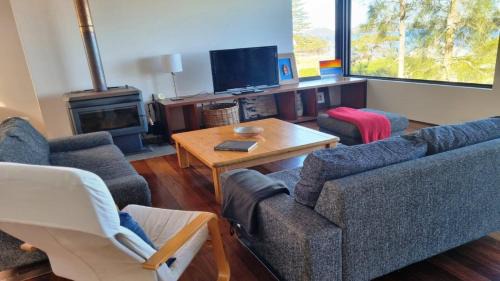 Pindimar House | Luxury Waterfront Home In Pindimar