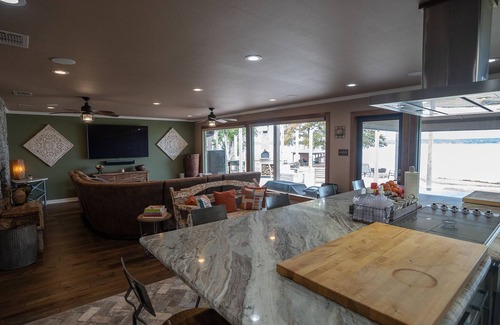 Chandler House | Luxury Waterfront Lakehouse Retreat - Piney Woods of East Texas - Lake Palestine